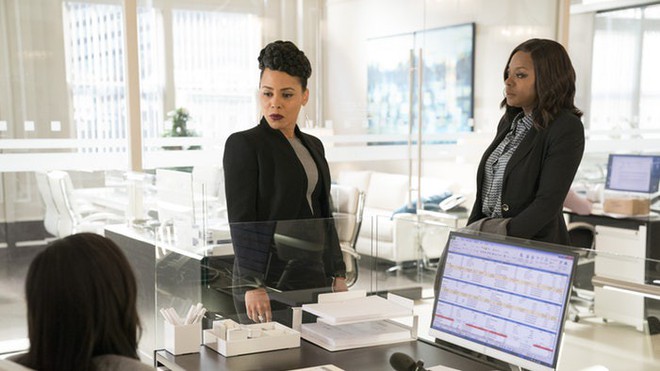 Series &ldquo;How to Get Away With A Murder&rdquo; kh&eacute;p lại m&ugrave;a 4 với h&agrave;ng loạt t&igrave;nh tiết lan man - Ảnh 3.