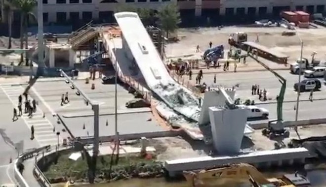 Hình ảnh hiện trường vụ sập cầu vượt vừa xây xong tại Miami (Mỹ) - Ảnh 4.