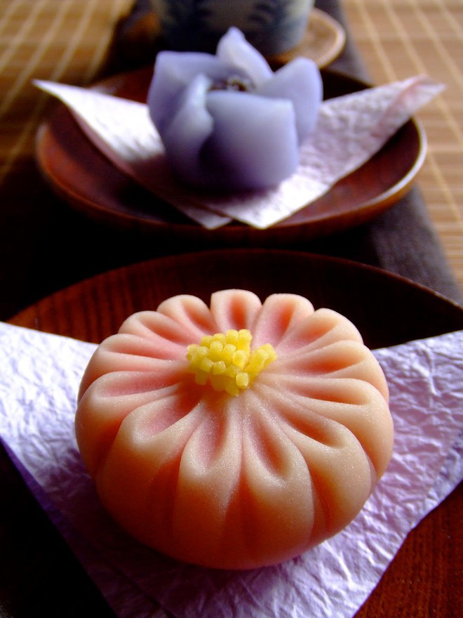 Độc đ&#225;o ẩm thực Wagashi của Nhật Bản, mỗi chiếc b&#225;nh l&#224;m ra đều l&#224; một t&#225;c phẩm nghệ thuật tinh tế - Ảnh 2.