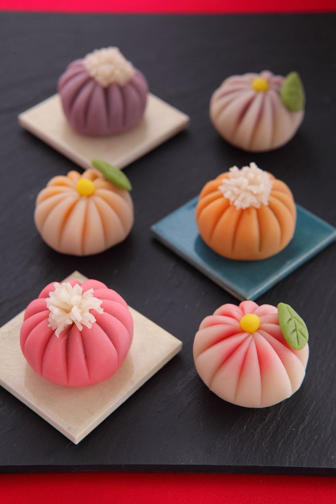 Độc đ&#225;o ẩm thực Wagashi của Nhật Bản, mỗi chiếc b&#225;nh l&#224;m ra đều l&#224; một t&#225;c phẩm nghệ thuật tinh tế - Ảnh 4.