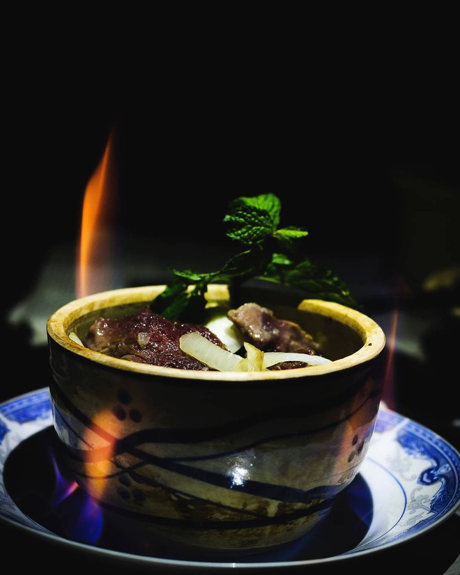 Những món vừa ăn vừa phải đốt lửa phừng phừng mới ngon, có món đã từng rất hot tại Việt Nam Bo-quanh-lua-sonyandoan-1521256581787554884046