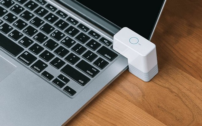 Ng&oacute;n tay robot - M&oacute;n đồ chơi c&ocirc;ng nghệ kỳ quặc d&agrave;nh cho những người rảnh rỗi - Ảnh 1.