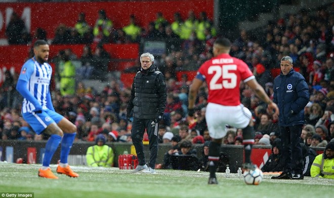 Lukaku tỏa s&aacute;ng gi&uacute;p Man Utd gi&agrave;nh v&eacute; v&agrave;o b&aacute;n kết FA Cup - Ảnh 4.