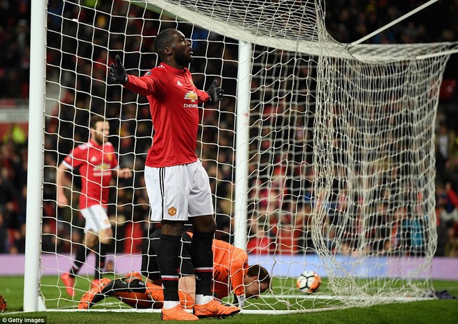 Lukaku tỏa s&aacute;ng gi&uacute;p Man Utd gi&agrave;nh v&eacute; v&agrave;o b&aacute;n kết FA Cup - Ảnh 10.