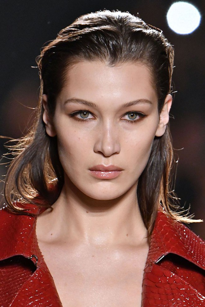 Nổi tiếng xinh đẹp như Bella Hadid cũng phải khốn khổ vì cặp lông mày - Ảnh 3.