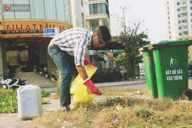 Quá yêu Đà Nẵng, chàng trai Tây lặng lẽ nhặt rác mỗi ngày: “Tôi không muốn thành phố này mất đẹp trong lòng du khách - Ảnh 10.