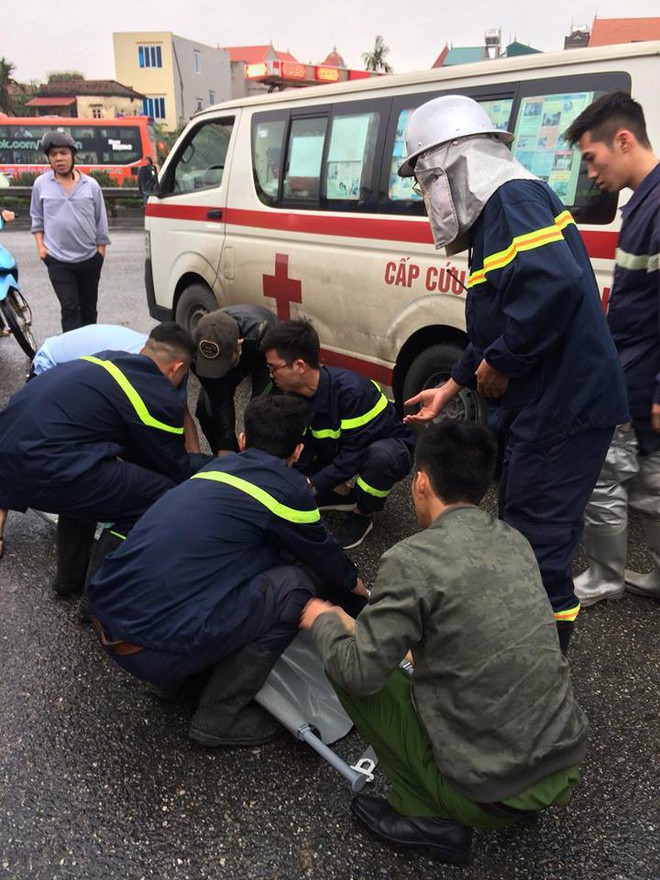 Một chiến sĩ trẻ đ&atilde; tử vong sau vụ va chạm giữa xe cứu hỏa v&agrave; xe kh&aacute;ch tr&ecirc;n cao tốc Ph&aacute;p V&acirc;n - Cầu Giẽ - Ảnh 2.