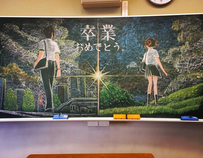 Nhìn học sinh Nhật vẽ tranh trên bảng đen ngày tốt nghiệp, ai cũng nghẹn ngào nhắn nhủ: Mai ra trường đừng quên nhau! - Ảnh 7.