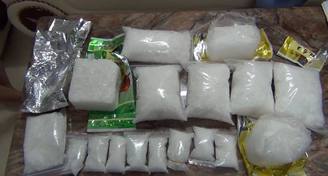 Bắt b&agrave; tr&ugrave;m điều h&agrave;nh đường d&acirc;y lớn ở S&agrave;i G&ograve;n, thu giữ gần 10 kg ma t&uacute;y đ&aacute; - Ảnh 2.