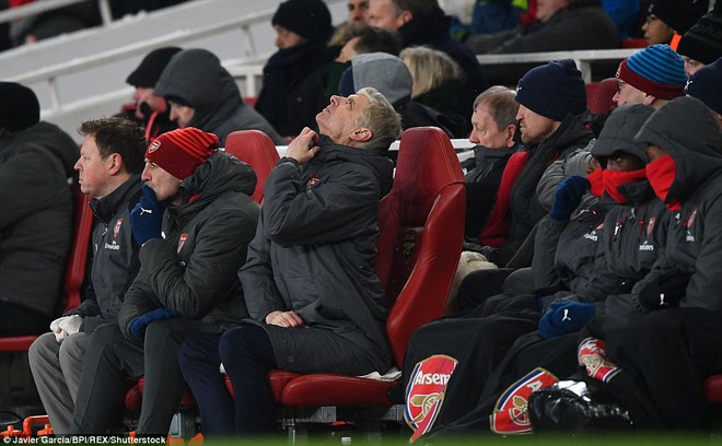 Fan Arsenal đòi Wenger từ chức ngay lập tức sau 2 trận thua muối mặt trước Man City - Ảnh 7.