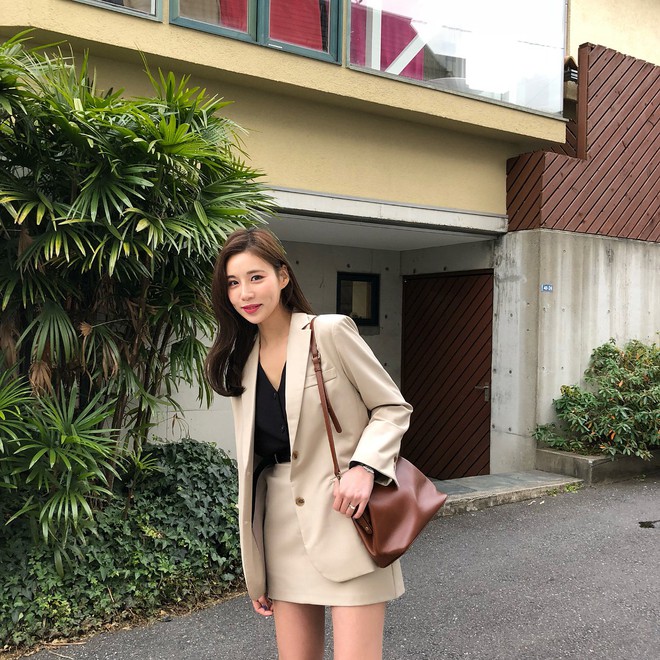 M&agrave;u đen cool thật nhưng đ&acirc;y mới l&agrave; 5 gam m&agrave;u m&agrave; bạn n&ecirc;n diện năm nay nếu muốn chứng tỏ sự s&agrave;nh điệu của m&igrave;nh - Ảnh 13.
