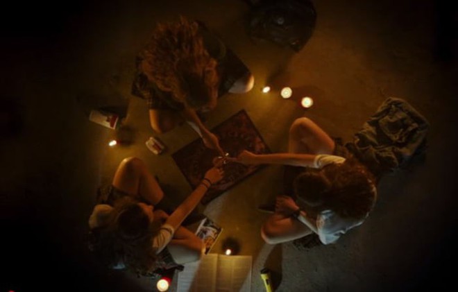 Đến Valak cũng xin l&agrave; bỏ chạy mất quần với con ma T&acirc;y Ban Nha Veronica nh&agrave; Netflix - Ảnh 2.