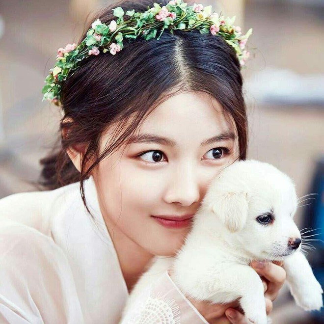 2 nữ thần nhí một thời Kim Yoo Jung và Kim So Hyun dậy thì: Quá xuất sắc, đẹp đến mức khó chọn ai nhỉnh hơn - Ảnh 1.