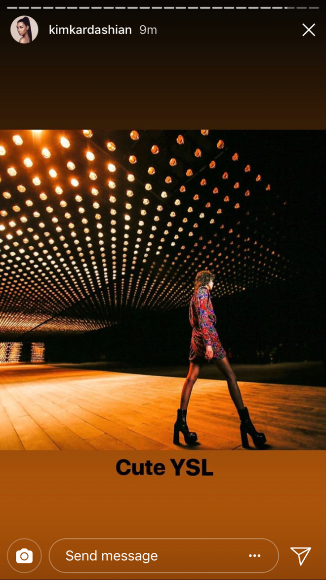 Mồm th&igrave; khen Saint Laurent dễ thương nhưng thật ra Kim Kardashian lại cạnh kh&oacute;e h&atilde;ng ăn cắp &yacute; tưởng? - Ảnh 1.