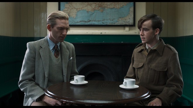 Goodbye Christopher Robin: H&agrave;nh tr&igrave;nh trở về c&ugrave;ng gia đ&igrave;nh v&agrave; tuổi thơ mang t&ecirc;n &ldquo;Gấu Pooh&rdquo; - Ảnh 7.