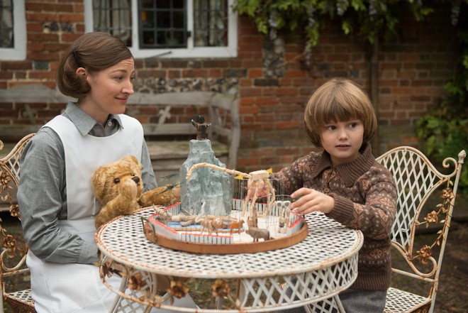 Goodbye Christopher Robin: H&agrave;nh tr&igrave;nh trở về c&ugrave;ng gia đ&igrave;nh v&agrave; tuổi thơ mang t&ecirc;n &ldquo;Gấu Pooh&rdquo; - Ảnh 8.