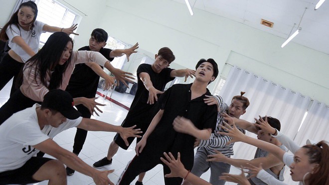 Kh&ocirc;ng nghỉ ngơi, Noo Phước Thịnh vẫn hăng say tập luyện s&aacute;t ng&agrave;y l&ecirc;n đường tham dự Hong Kong Asian-Pop Music 2018 - Ảnh 2.