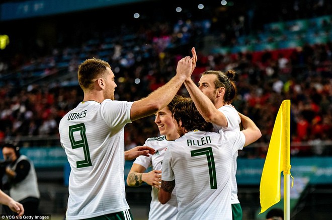 Gareth Bale lập hat-trick, xứ Wales đ&aacute;nh bại Trung Quốc với tỷ số của set tennis - Ảnh 6.