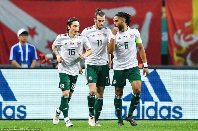 Gareth Bale lập hat-trick, xứ Wales đ&aacute;nh bại Trung Quốc với tỷ số của set tennis - Ảnh 7.