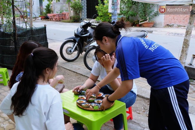 Nữ sinh lớp 10 ở Sài Gòn khởi nghiệp với... bánh bèo để trang trải học phí: Thử làm hết sức mới biết mình thích gì! - Ảnh 1.