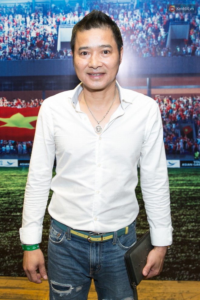 Nữ sinh nghiện ngập Thanh T&uacute; của Th&aacute;ng Năm Rực Rỡ hở bạo b&ecirc;n cạnh huyền thoại b&oacute;ng đ&aacute; L&ecirc; Huỳnh Đức, Hồng Sơn - Ảnh 3.