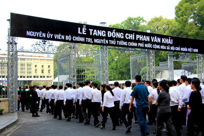 Hàng ngàn người dự lễ truy điệu cố Thủ tướng Phan Văn Khải - Ảnh 2.