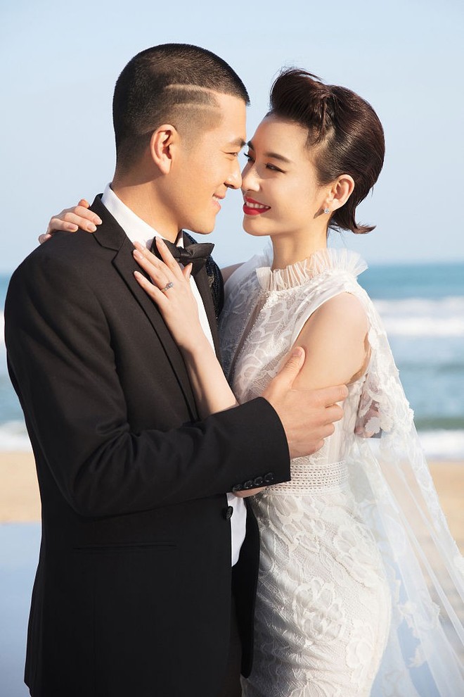 Mỹ nhân Tuyệt đỉnh Kungfu khoe bộ ảnh thay 10 chiếc váy cưới kỷ niệm 10 năm kết hôn - Ảnh 2.