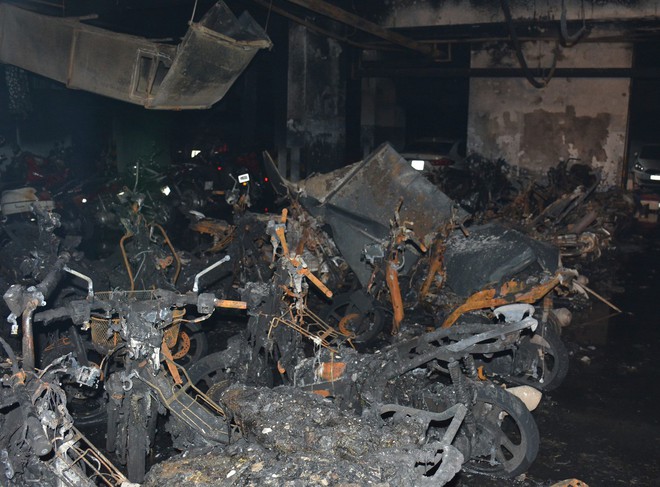Một nạn nhân Quốc tịch Philippines bị thương trong vụ cháy chung cư Carina đang cấp cứu - Ảnh 1.