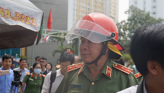 Bộ Công an vào cuộc điều tra nguyên nhân vụ cháy chung cư khiến 13 người chết, 28 người bị thương  - Ảnh 1.