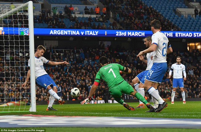 Messi ngồi dự bị, Argentina vẫn thắng dễ Italy - Ảnh 6.