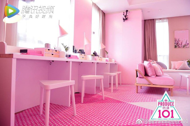 Produce 101 Trung Quốc khoe ký túc xá toàn màu hồng, fan lập tức réo tên... Tiffany (SNSD)! - Ảnh 2.