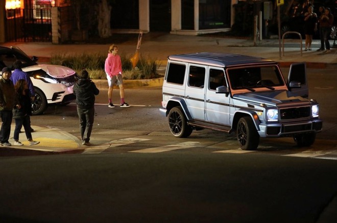 Justin Bieber gặp tai nạn giao thông, bị người khác đụng đến móp cả xe - Ảnh 5.