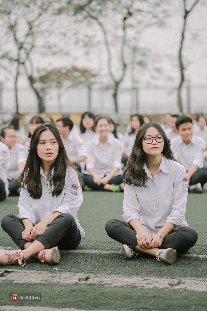 Teen Chu Văn An rạng rỡ ngày xếp chữ chia tay tuổi học trò - Ảnh 7.