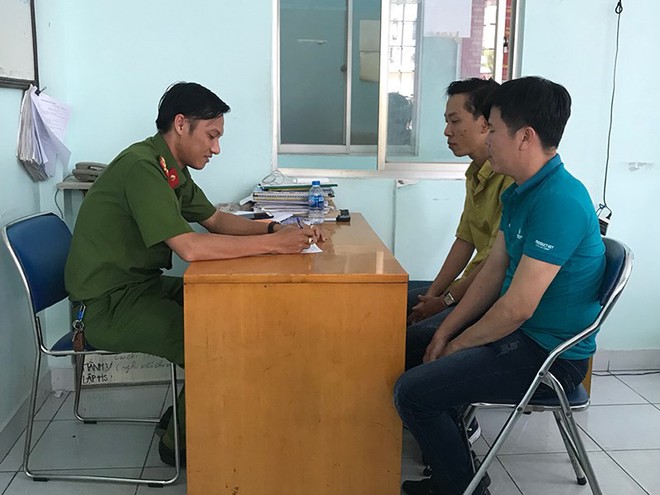 Kh&aacute;ch T&acirc;y bị đ&aacute;nh ở phố T&acirc;y đ&ograve;i bồi thường 5 triệu - Ảnh 2.