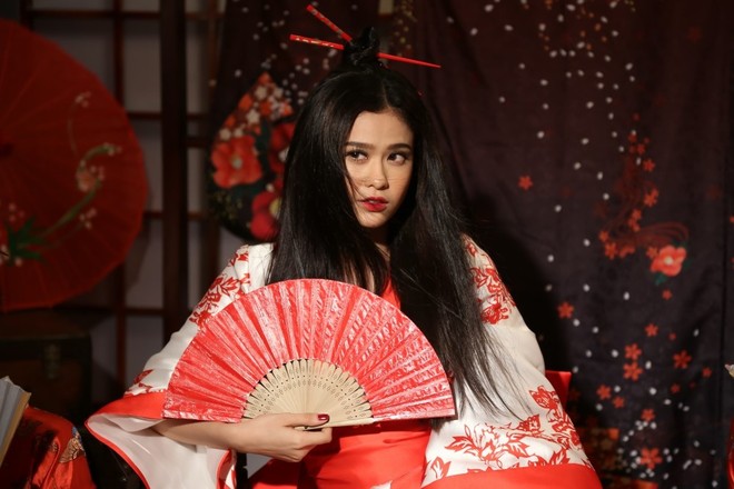 Trước Mỹ T&acirc;m, những mỹ nh&acirc;n Vpop n&agrave;y cũng khiến fan m&ecirc; mẩn với h&igrave;nh ảnh geisha trong MV - Ảnh 15.