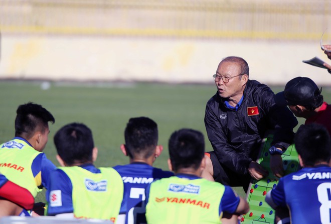 HLV Park Hang Seo yêu cầu các học trò hạ nhiệt trước trận đấu Jordan - Ảnh 9.