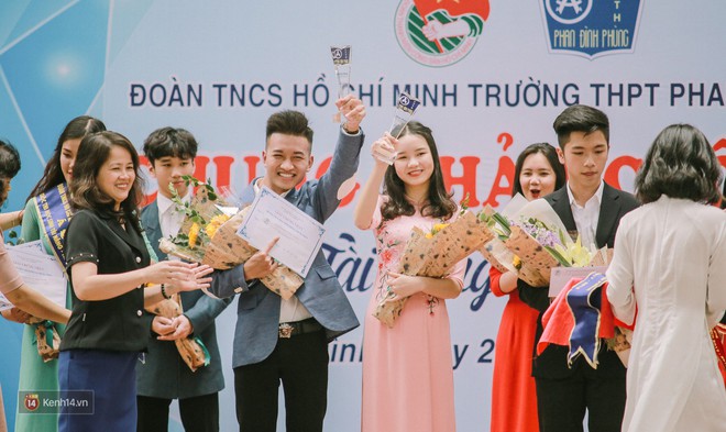 Cuộc thi Học sinh thanh lịch của Phan Đình Phùng tìm được cặp Đại sứ mới, hot boy cầm cờ chiếm spotlight - Ảnh 5.