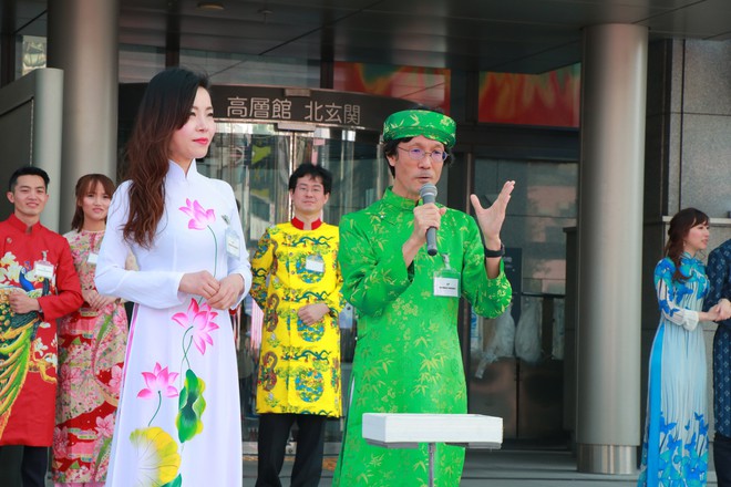 Vũ Cát Tường đến Nhật, quậy tưng bừng cùng du học sinh tại Lễ hội văn hóa Việt Nam 2018 - Ảnh 10.