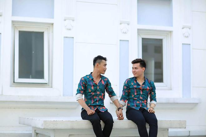 Ph&iacute;a sau clip đ&aacute;m cưới đồng t&iacute;nh g&acirc;y x&ocirc;n xao l&agrave; c&acirc;u chuyện t&igrave;nh nhiều trắc trở, mất 3 năm để thuyết phục cha mẹ của 2 ch&agrave;ng trai trẻ - Ảnh 2.