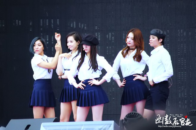 Nh&igrave;n outfit biết ngay t&ecirc;n b&agrave;i h&aacute;t: Những bộ trang phục huyền thoại của girlgroup Kpop - Ảnh 15.