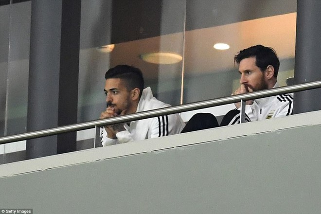 Messi ngồi khán đài, chứng kiến Argentina bị Tây Ban Nha hủy diệt - Ảnh 3.