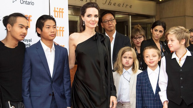 Angelina Jolie gặp gỡ nhiều người đàn ông, nhưng vẫn chưa tìm được người để yêu? - Ảnh 1.