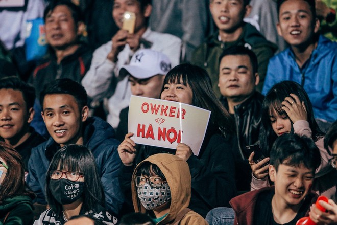 Từ những cô nàng chẳng biết gì về bóng đá, đến “Fandom quốc dân” dễ thương nhất, văn minh nhất của U23 Việt Nam - Ảnh 6.