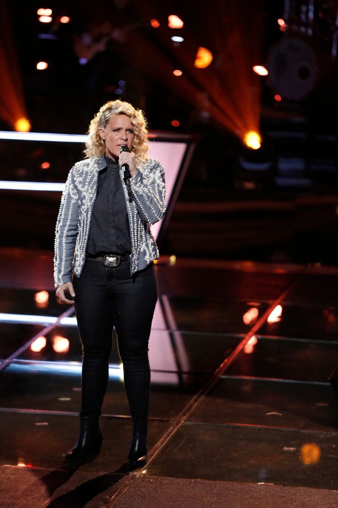 The Voice Mỹ: Kelly Clarkson bất ngờ bị chính thí sinh của mình nhận xét là thiển cận - Ảnh 3.