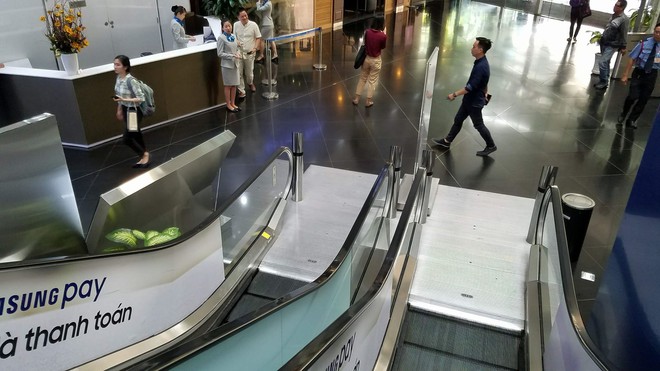 Nữ sinh S&agrave;i G&ograve;n tử vong sau khi rơi từ lầu 3 to&agrave; nh&agrave; Bitexco xuống đất - Ảnh 1.