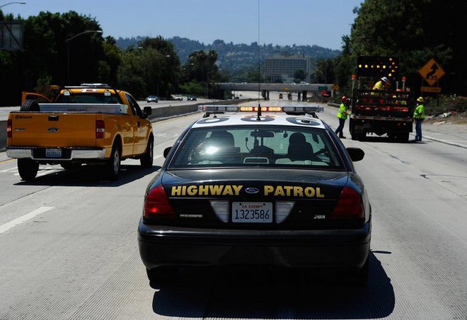 Xe nhân viên Apple và Google bị bắn vỡ kính, cảnh sát California sẽ dùng xe đóng giả để dụ kẻ tấn công - Ảnh 3.