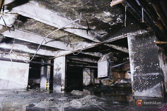 Ớn lạnh hiện trường nơi ngọn lửa bùng phát tại hầm chung cư Carina khiến 13 người tử vong - Ảnh 10.