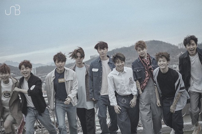 Kpop tháng 4: Cuộc đổ bộ của dàn idolgroup già trẻ lớn bé đủ cả - Ảnh 5.