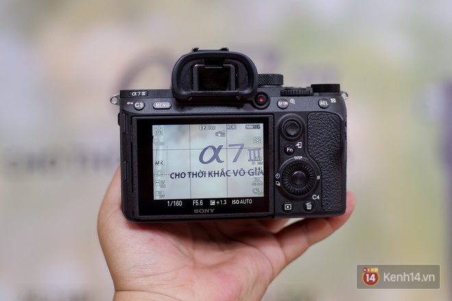 Sony chính thức giới thiệu máy ảnh chuyên nghiệp A7 III tại Việt Nam: cảm biến 24 MP, lấy nét nhanh gấp đôi đời trước, giá gần 49 triệu đồng - Ảnh 6.