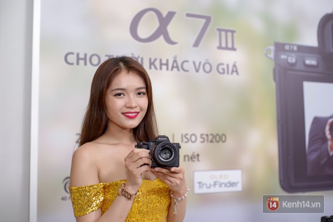 Sony chính thức giới thiệu máy ảnh chuyên nghiệp A7 III tại Việt Nam: cảm biến 24 MP, lấy nét nhanh gấp đôi đời trước, giá gần 49 triệu đồng - Ảnh 2.